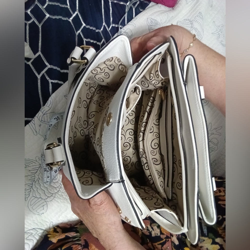 Ruby Collection Shoulder Purse With Detachable Ad… - image 6